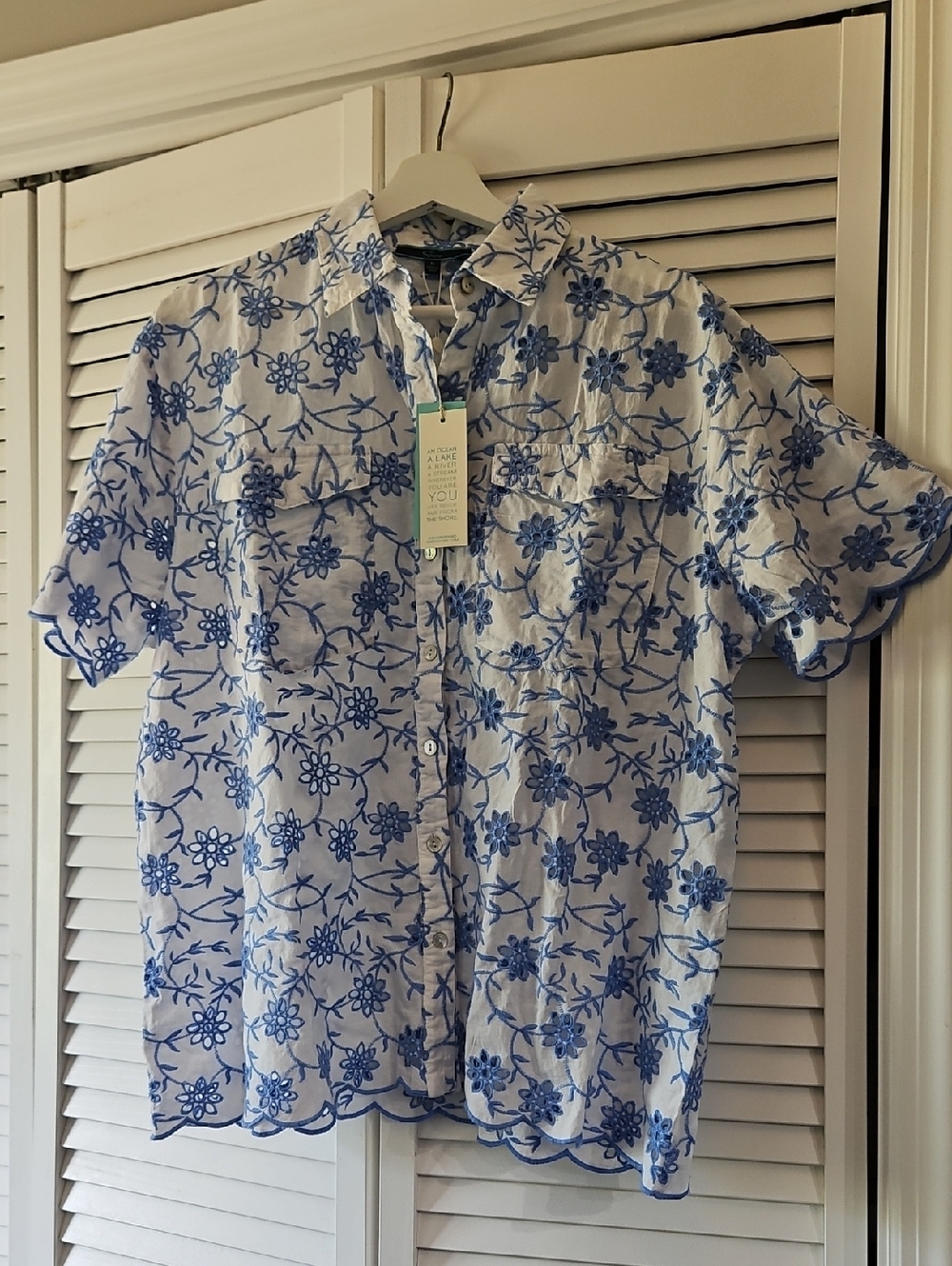 Shore Woman's White Button-Up Shirt with Blue Floral Embroidery